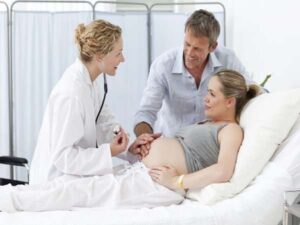 Bảo hiểm thai sản là gì? Những quyền lợi khi tham gia BHTS 12